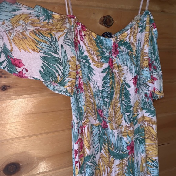 Tropical Maxi Dress - Picture 2 of 4